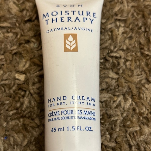 Avon Moisture Therapy - Picture 1 of 2